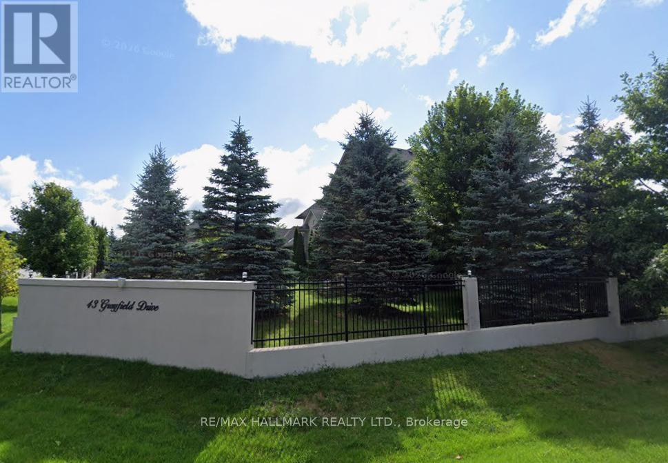 43 Grayfield Drive, Whitchurch-Stouffville (Ballantrae), Ontario  L4A 0B1 - Photo 4 - N12768246