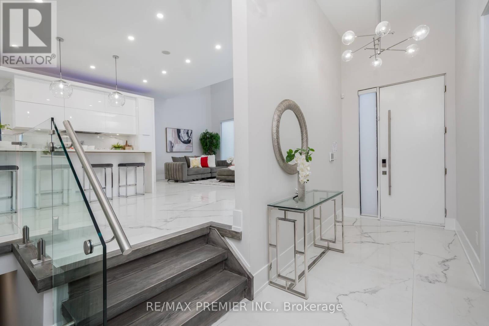 63 Pioneer Lane, Vaughan, Ontario  L4L 2J2 - Photo 7 - N12768252