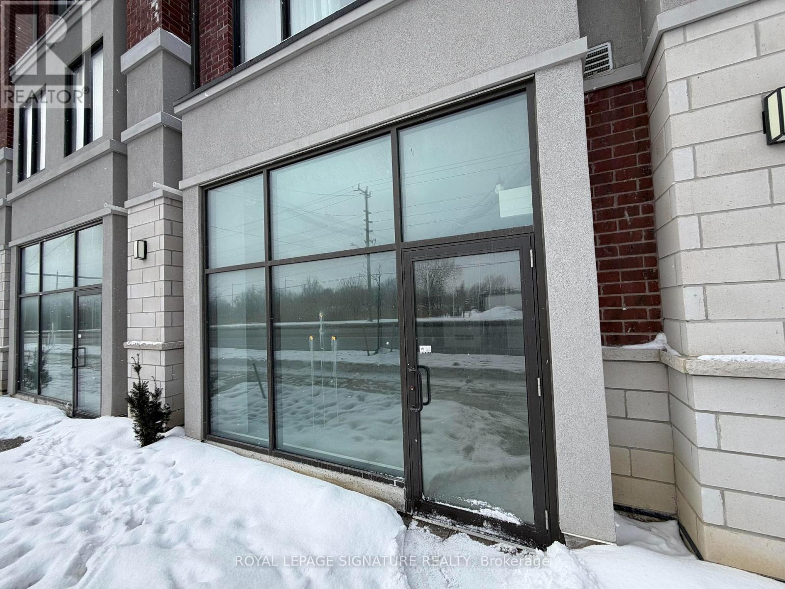 6 - 200 Dissette Street, Bradford West Gwillimbury, Ontario  M3Z 3G8 - Photo 2 - N12768276