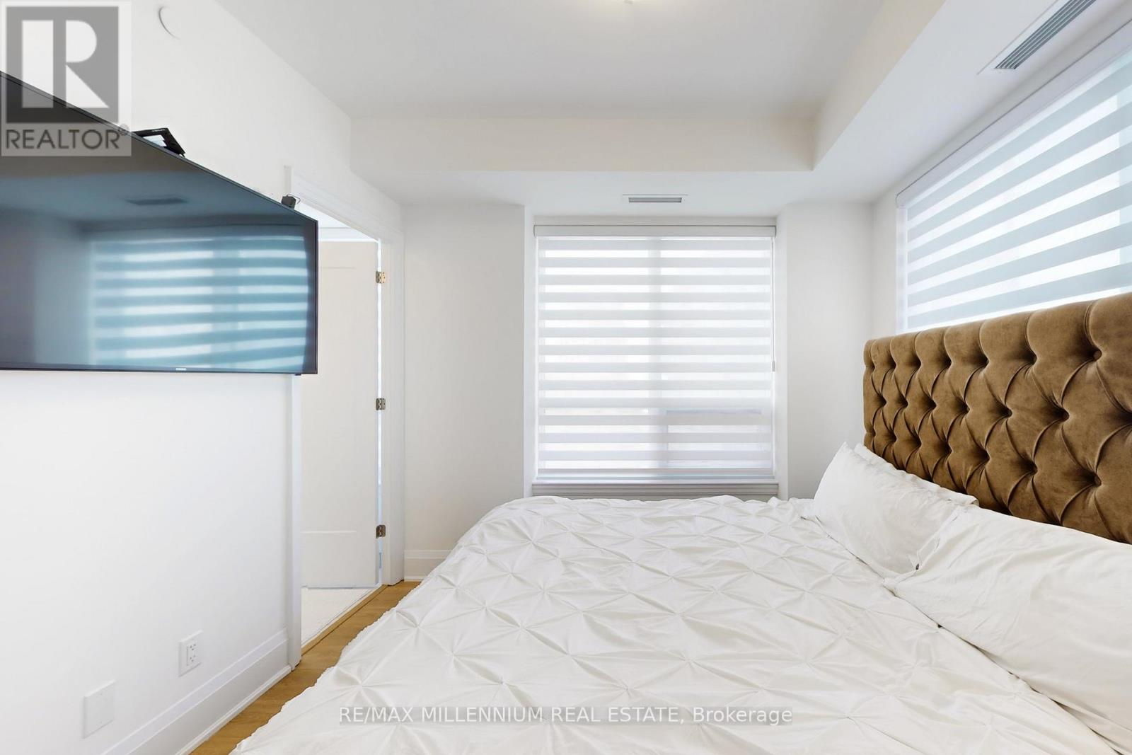 2202 - 30 Elm Drive W, Mississauga, Ontario  L5B 0N6 - Photo 27 - W12768264