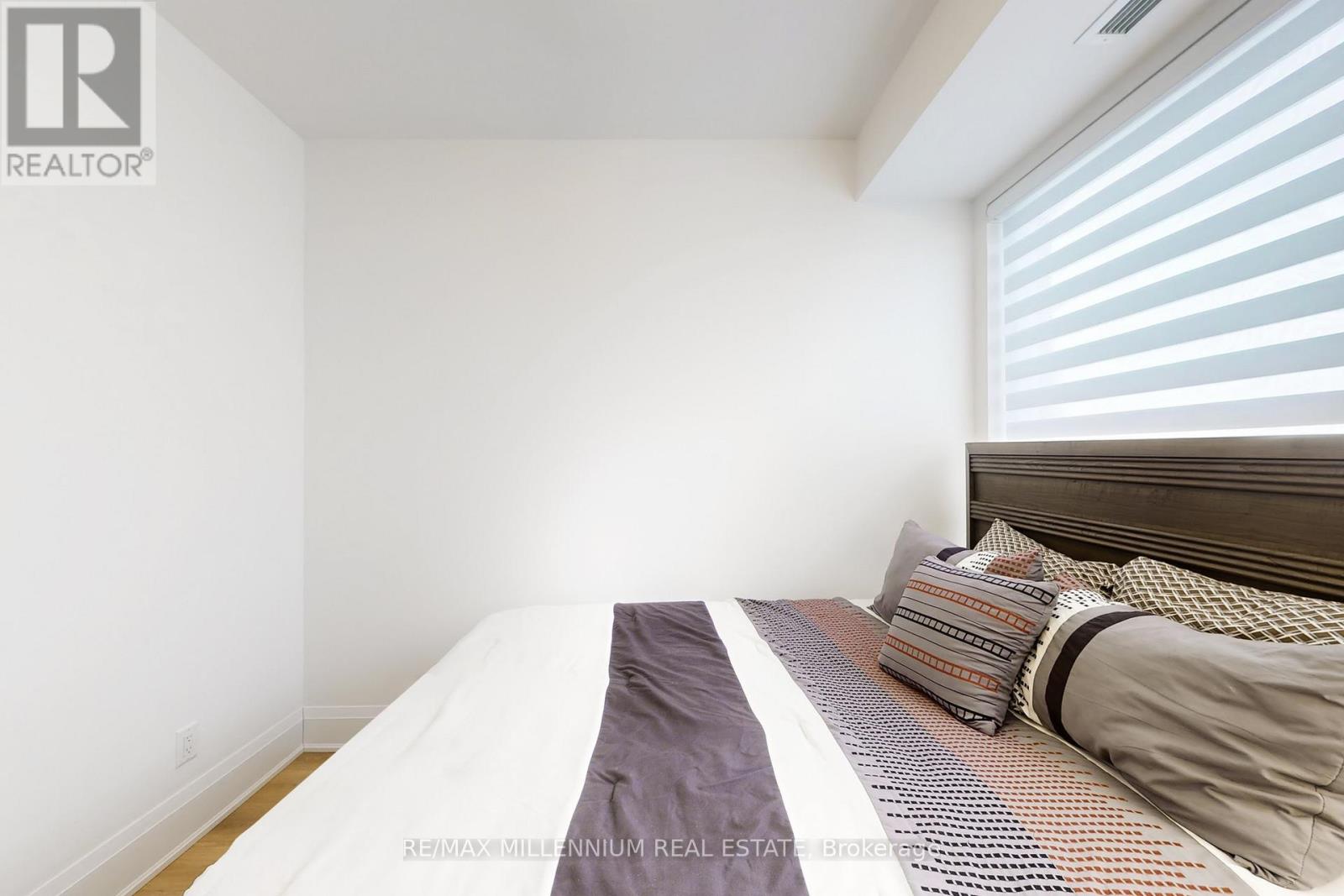 2202 - 30 Elm Drive W, Mississauga, Ontario  L5B 0N6 - Photo 35 - W12768264