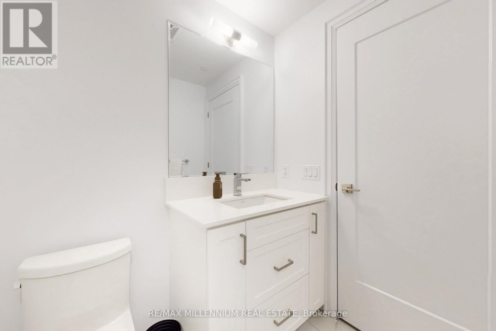 2202 - 30 Elm Drive W, Mississauga, Ontario  L5B 0N6 - Photo 40 - W12768264