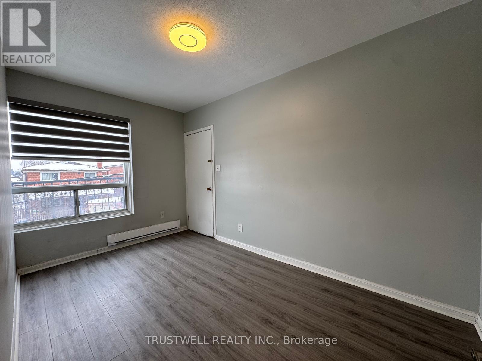 3 - 2528 Eglinton Avenue W, Toronto (Beechborough-Greenbrook), Ontario  M6M 1T1 - Photo 3 - W12768272