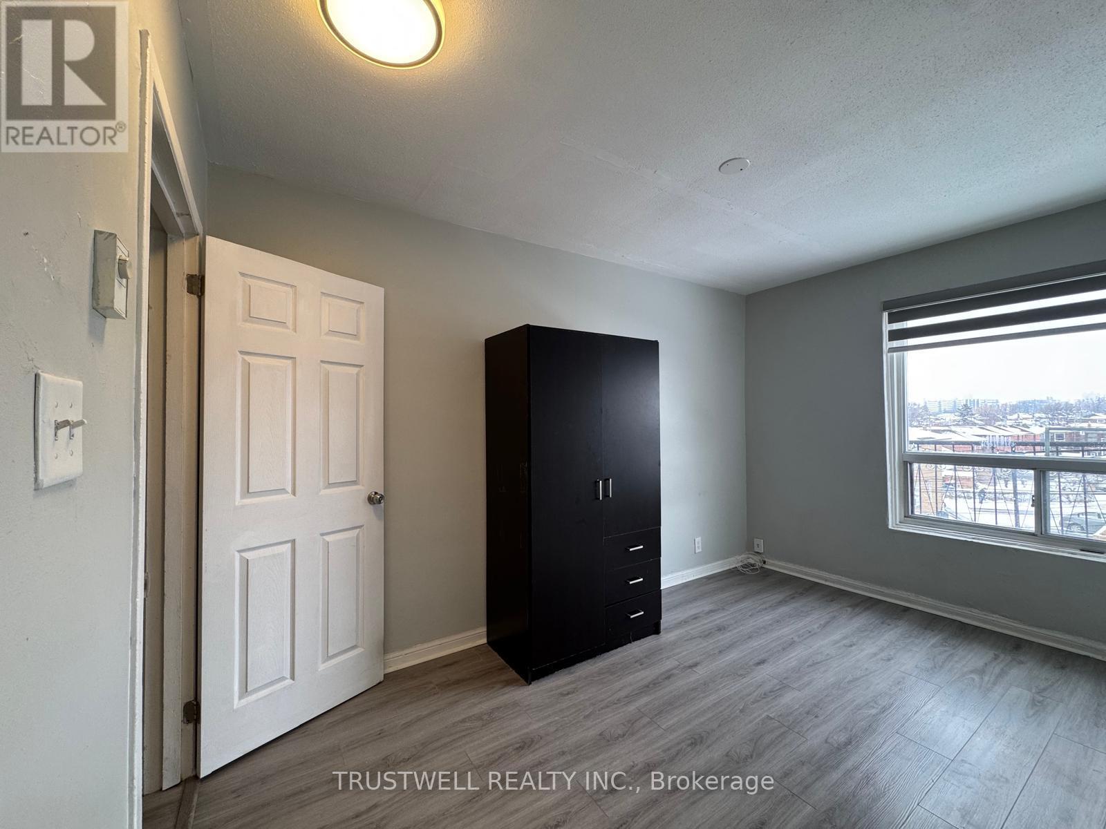 3 - 2528 Eglinton Avenue W, Toronto (Beechborough-Greenbrook), Ontario  M6M 1T1 - Photo 4 - W12768272