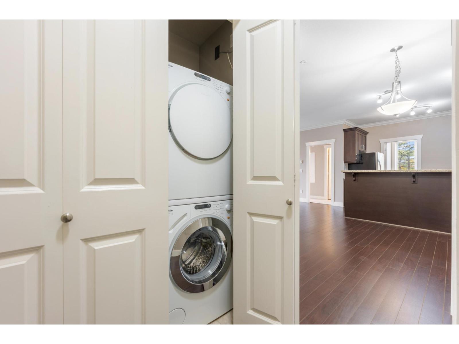 210 15368 17a Avenue, Surrey, British Columbia  V4A 1V3 - Photo 11 - R3087119