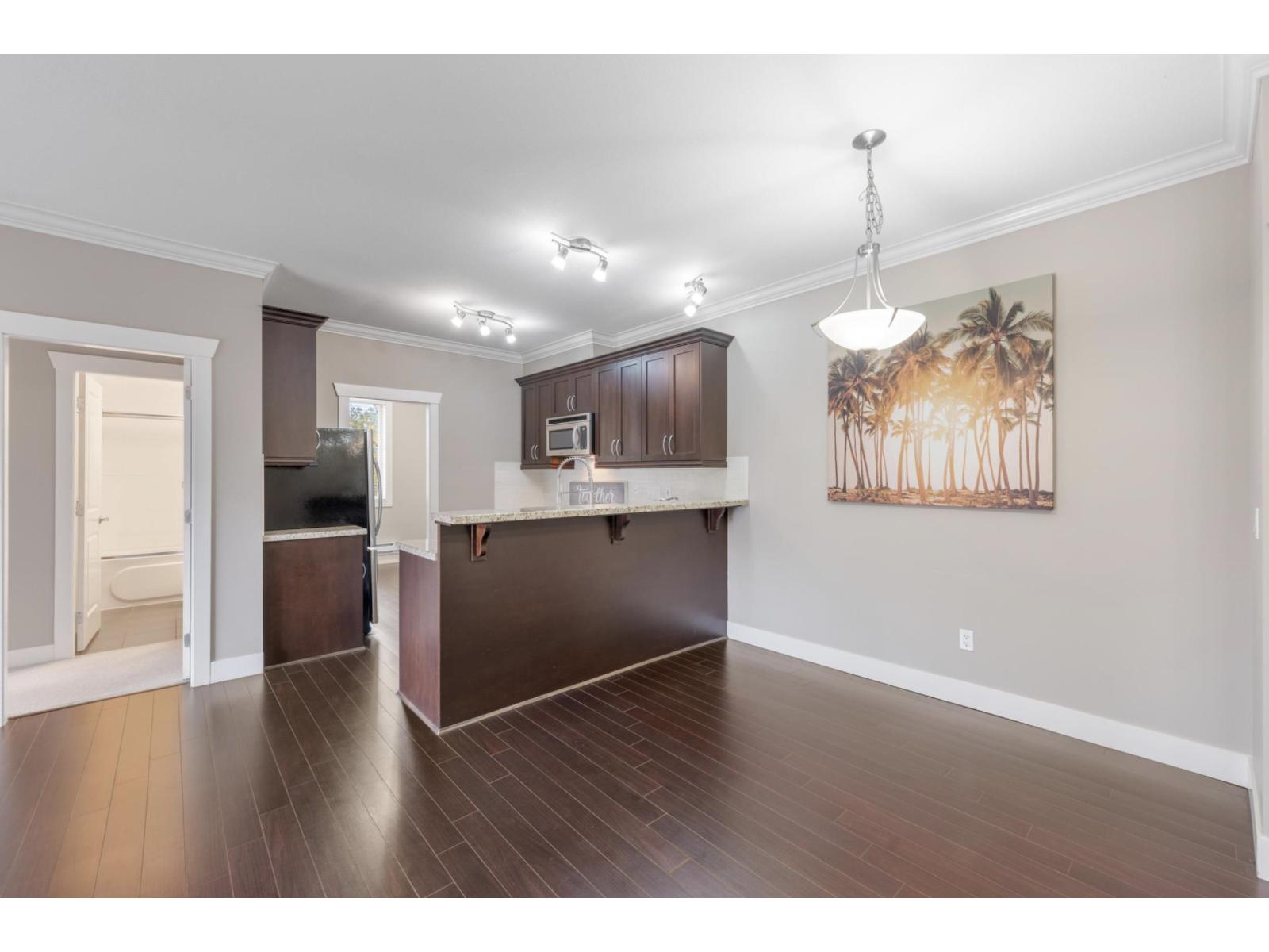 210 15368 17a Avenue, Surrey, British Columbia  V4A 1V3 - Photo 8 - R3087119