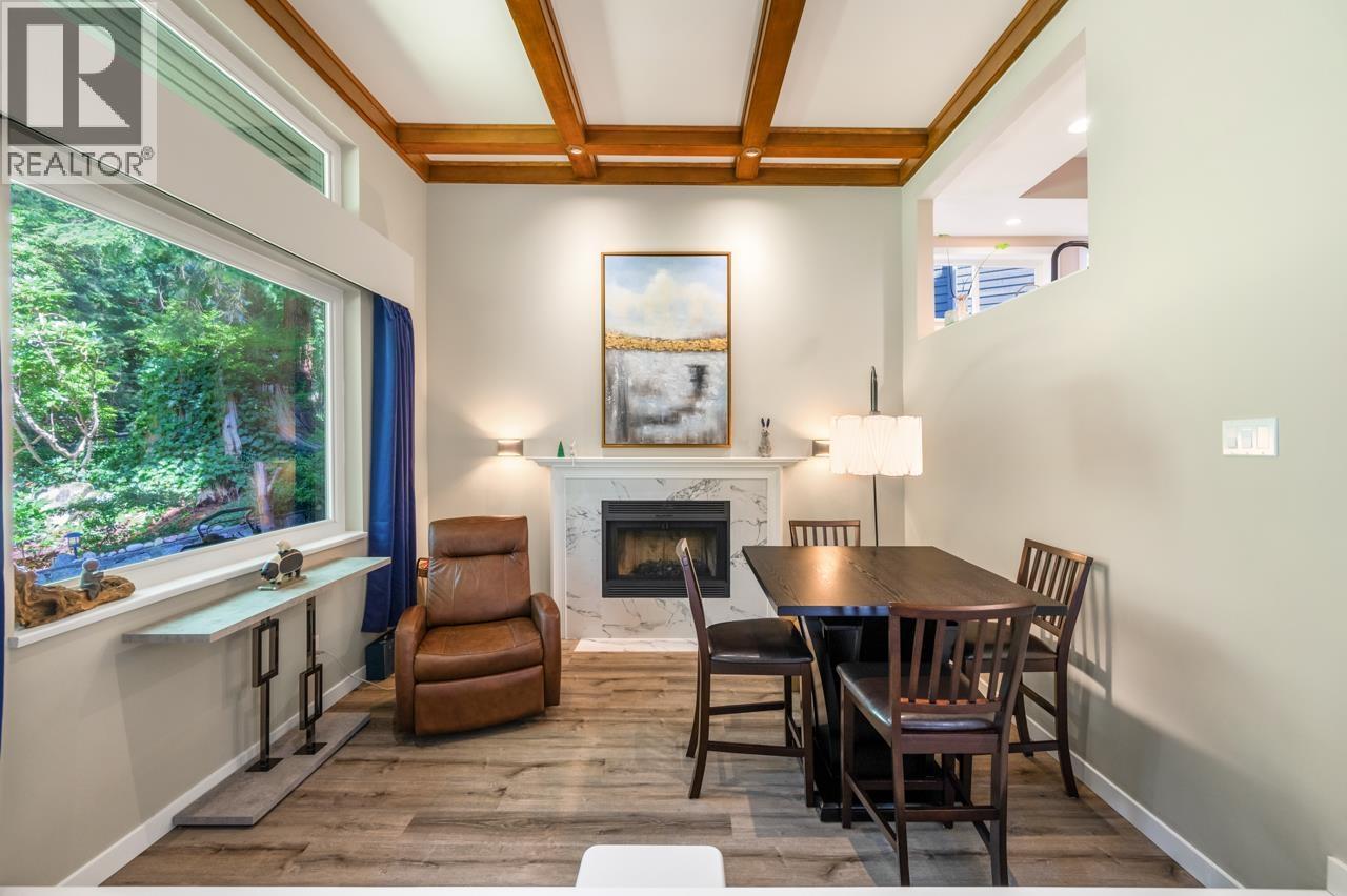 5655 White Pine Lane, North Vancouver, British Columbia  V7R 4S1 - Photo 4 - R3087573