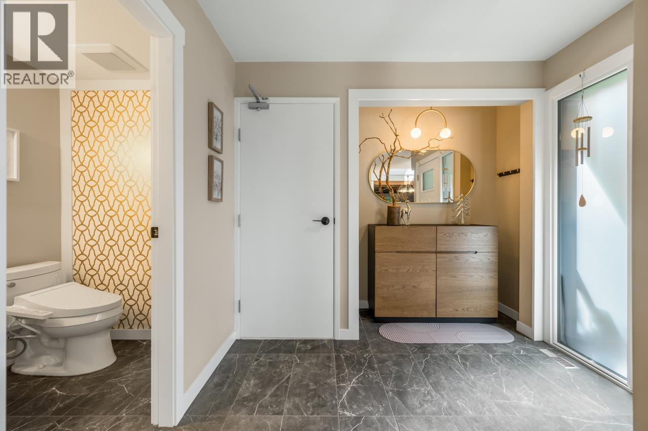 5655 White Pine Lane, North Vancouver, British Columbia  V7R 4S1 - Photo 7 - R3087573