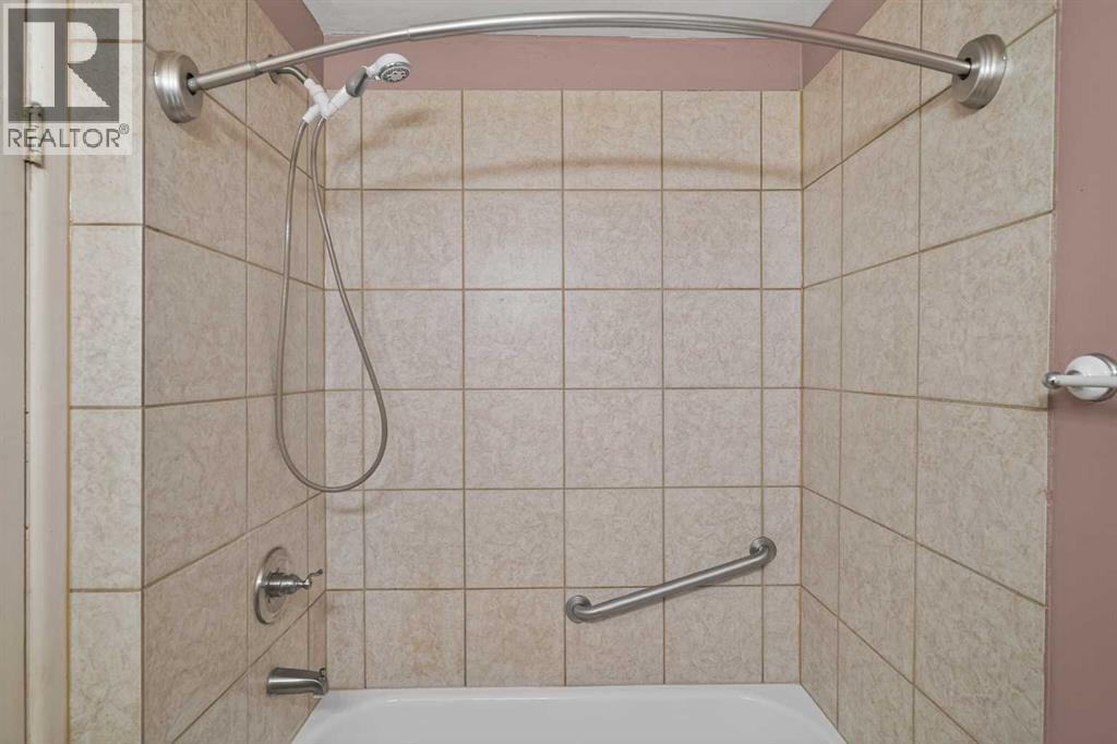 44 Winslow Crescent Sw, Calgary, Alberta  T3C 2R1 - Photo 20 - A2276396