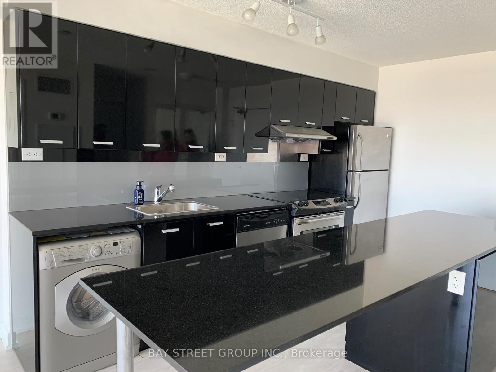 1811 - 19 Singer Court, Toronto (Bayview Village), Ontario  M2K 0B2 - Photo 3 - C12768286