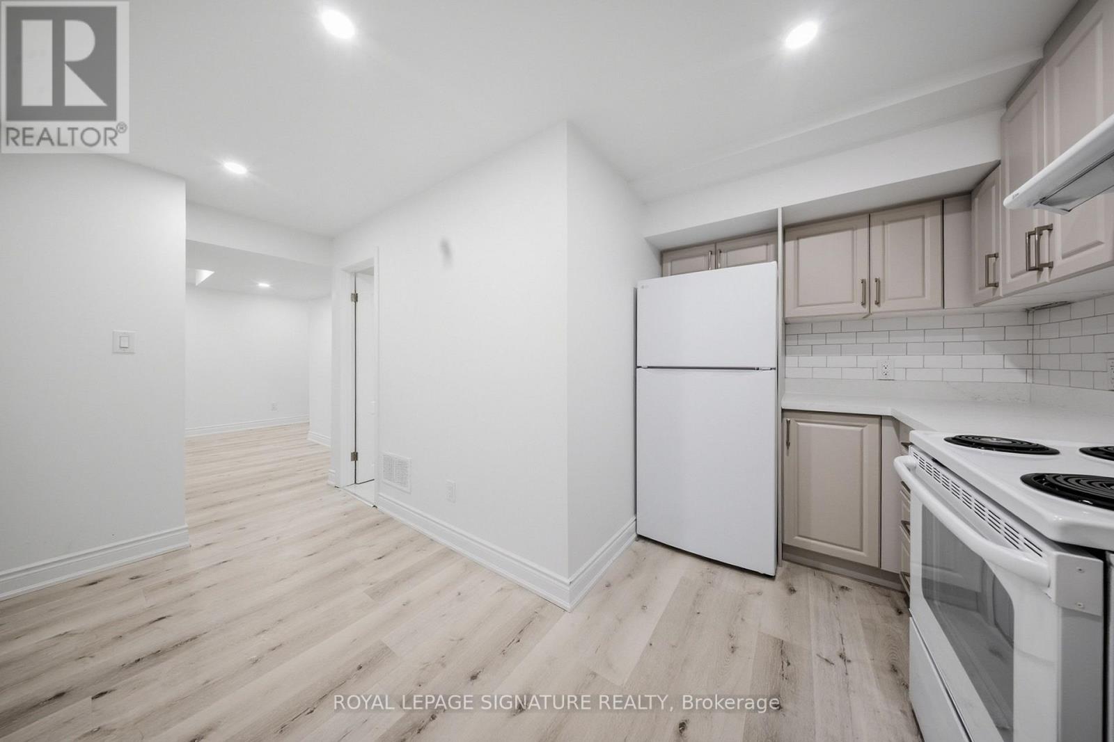 21 Sewells Lane, Brampton (Fletcher's Meadow), Ontario  L7A 3A1 - Photo 10 - W12768284