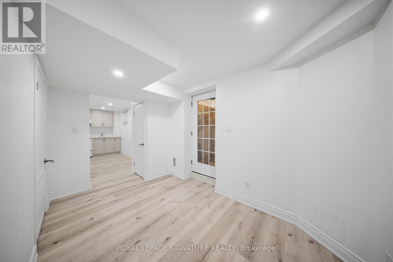 21 Sewells Lane, Brampton (Fletcher's Meadow), Ontario  L7A 3A1 - Photo 5 - W12768284