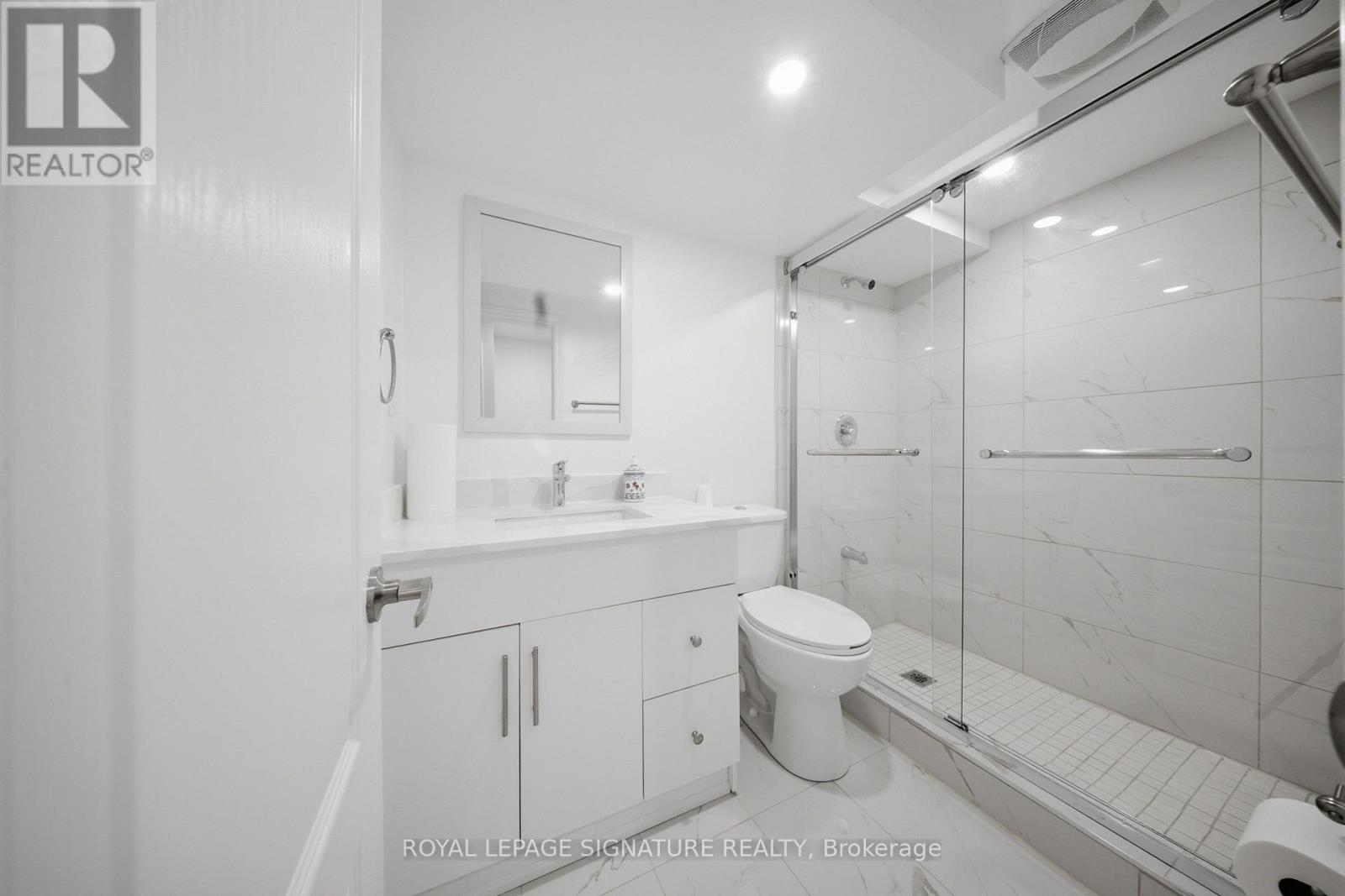 21 Sewells Lane, Brampton (Fletcher's Meadow), Ontario  L7A 3A1 - Photo 7 - W12768284