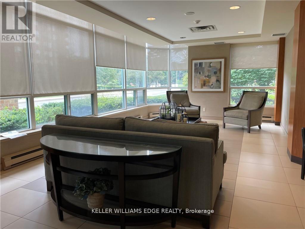 1603 - 1276 Maple Crossing Boulevard, Burlington, Ontario  L7S 2J9 - Photo 2 - W12768288