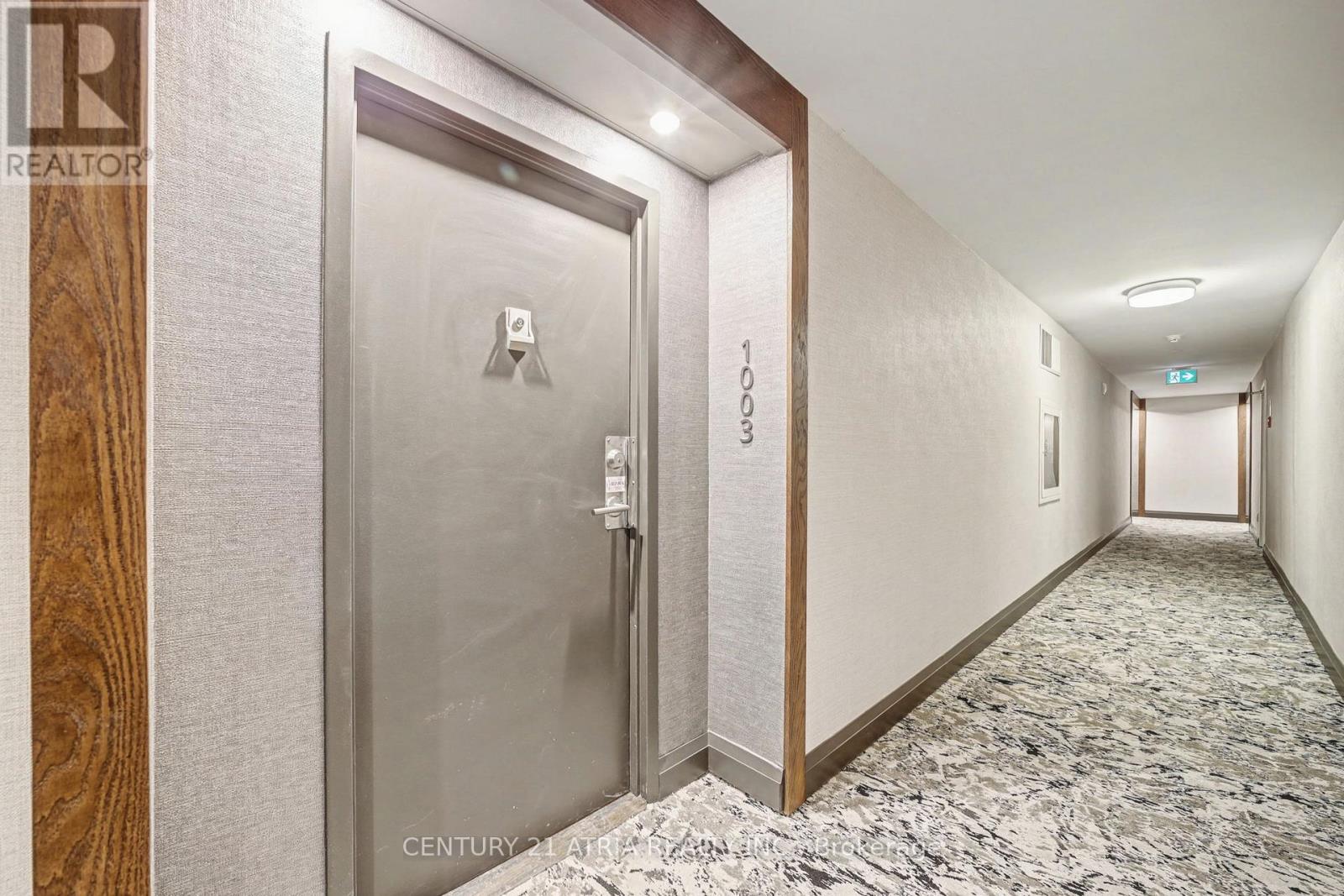 1003 - 1111 Bough Beeches Boulevard, Mississauga, Ontario  L4W 4N1 - Photo 3 - W12768298