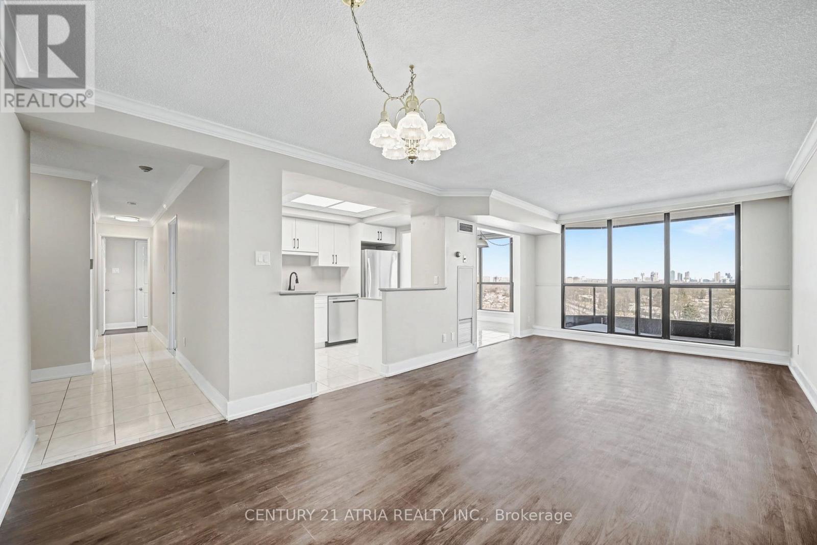 1003 - 1111 Bough Beeches Boulevard, Mississauga, Ontario  L4W 4N1 - Photo 7 - W12768298