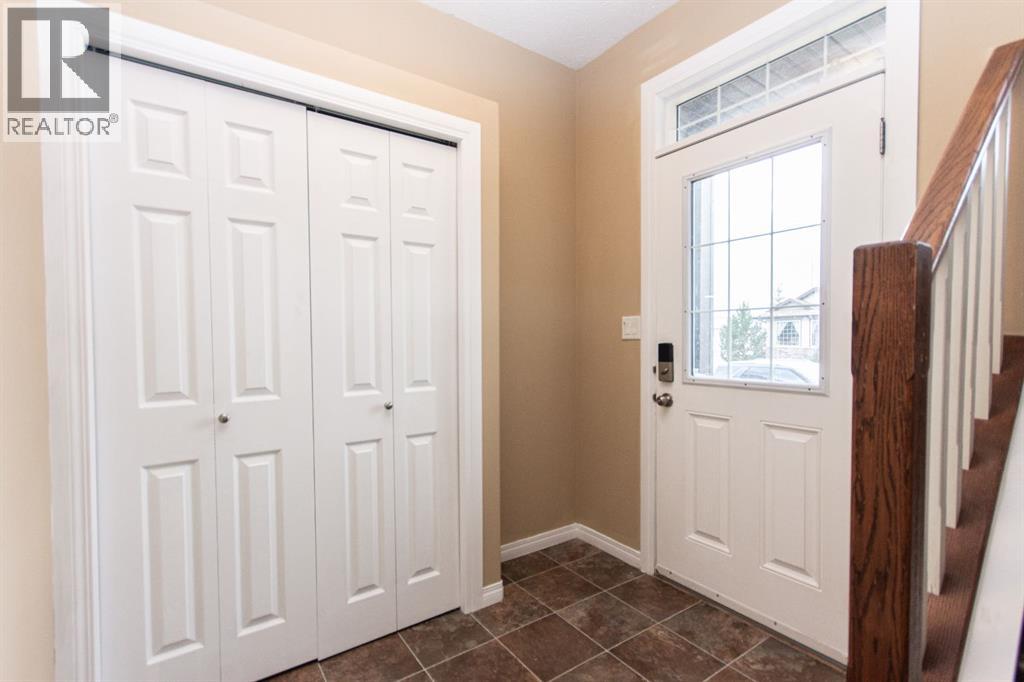 152 Oswald Close, Red Deer, Alberta  T4P 0C1 - Photo 2 - A2270109