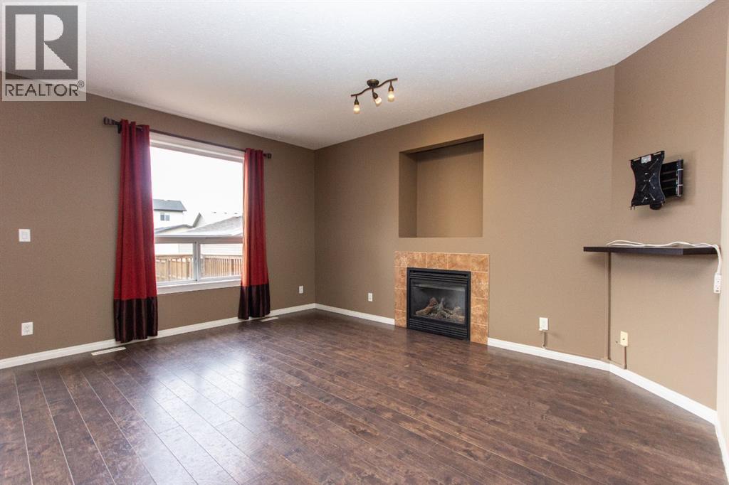 152 Oswald Close, Red Deer, Alberta  T4P 0C1 - Photo 4 - A2270109