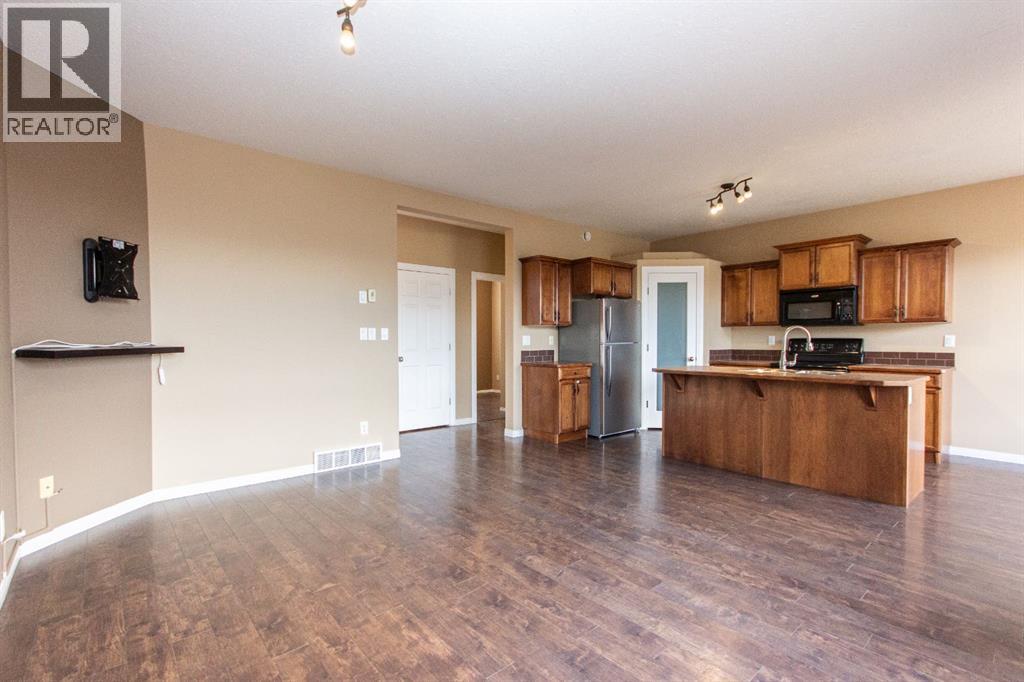 152 Oswald Close, Red Deer, Alberta  T4P 0C1 - Photo 6 - A2270109