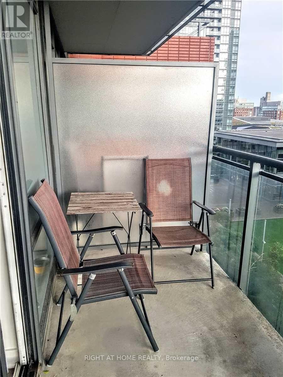 729 - 4k Spadina Avenue W, Toronto (Waterfront Communities), Ontario  M5V 3Y9 - Photo 11 - C12768322