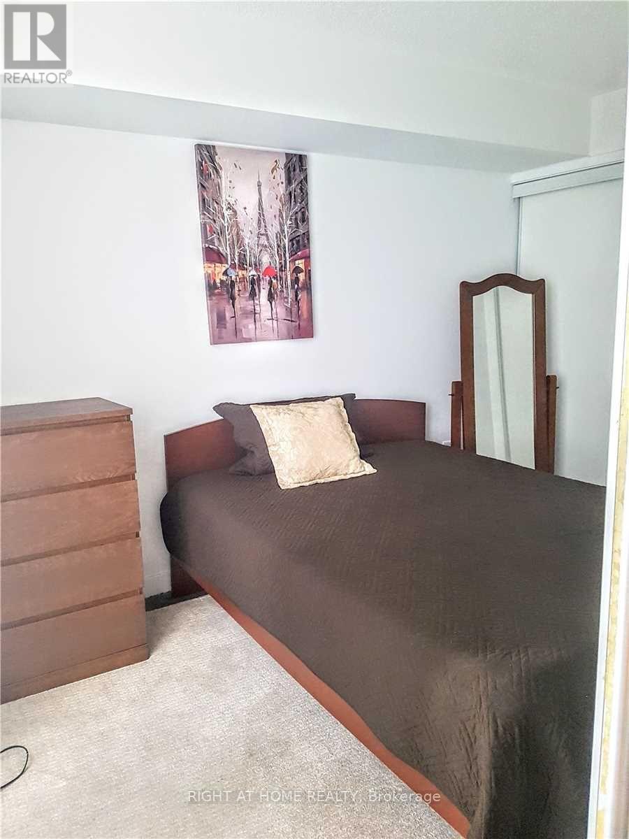 729 - 4k Spadina Avenue W, Toronto (Waterfront Communities), Ontario  M5V 3Y9 - Photo 9 - C12768322