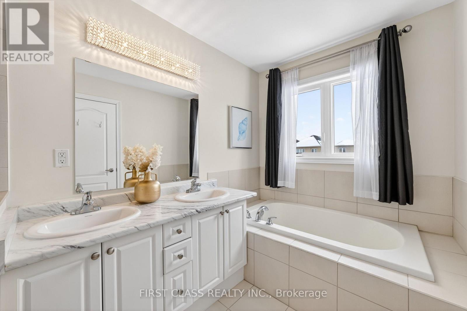 8 Elphee Lane, Markham, Ontario  L6B 0Z5 - Photo 18 - N12768338