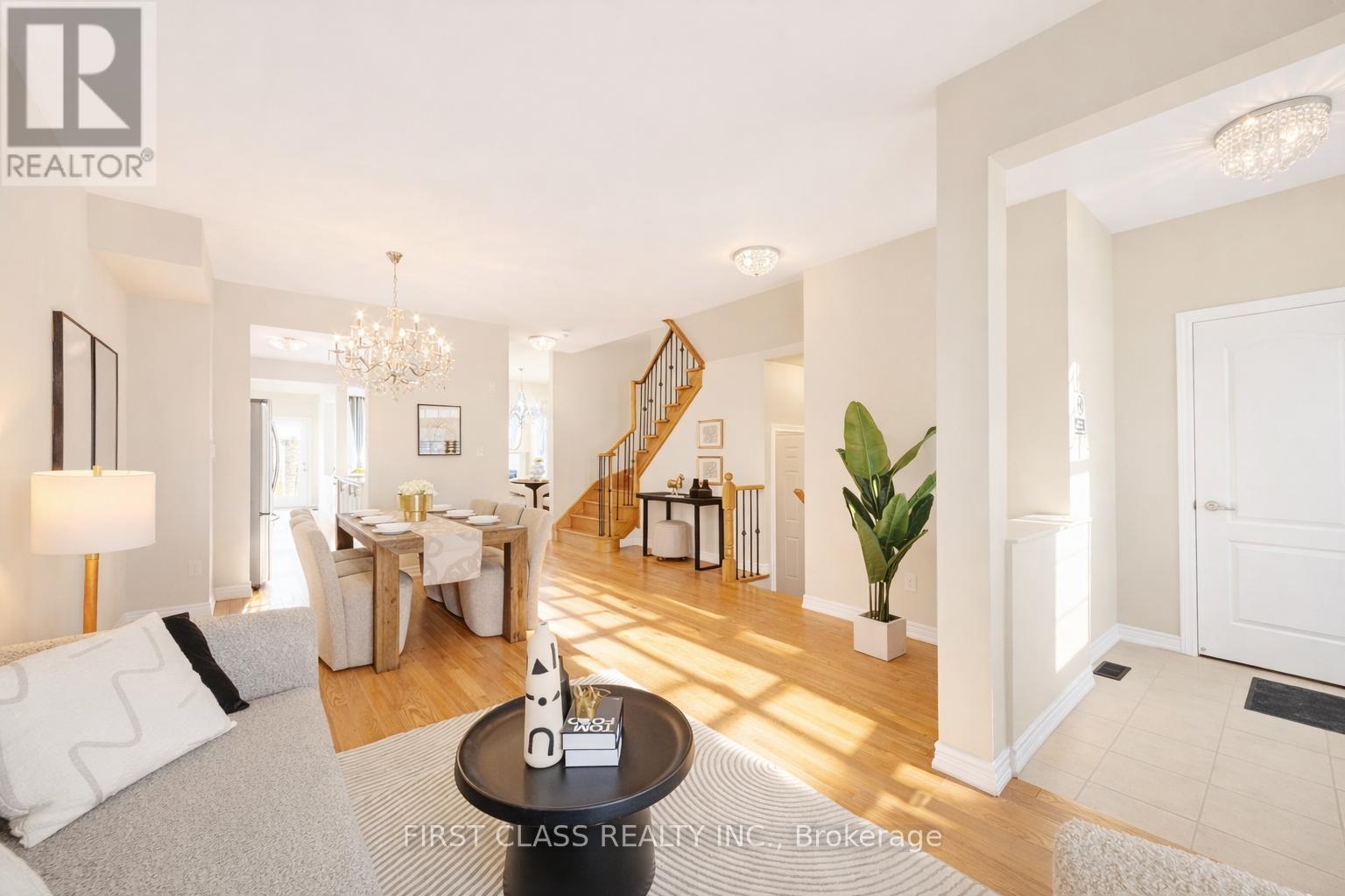 8 Elphee Lane, Markham, Ontario  L6B 0Z5 - Photo 4 - N12768338