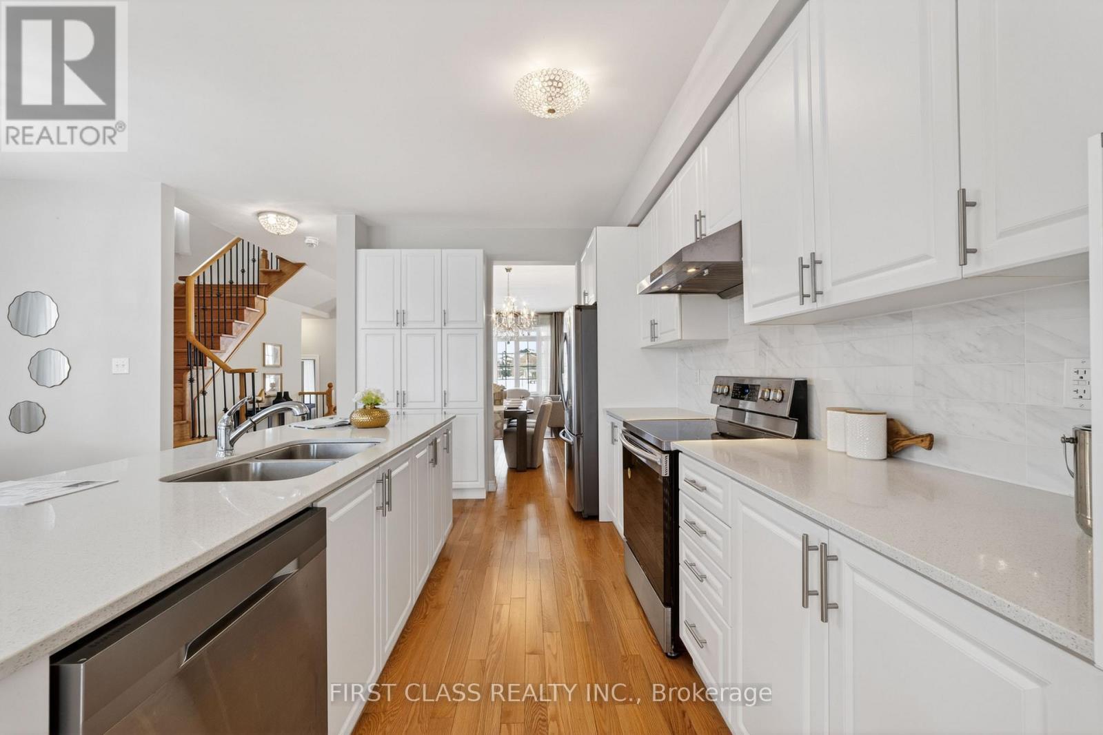 8 Elphee Lane, Markham, Ontario  L6B 0Z5 - Photo 7 - N12768338