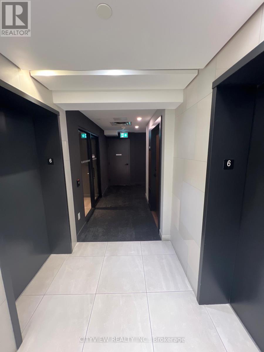 611 - 4065 Confederation Parkway, Mississauga (City Centre), Ontario  L5B 0L4 - Photo 5 - W12768320