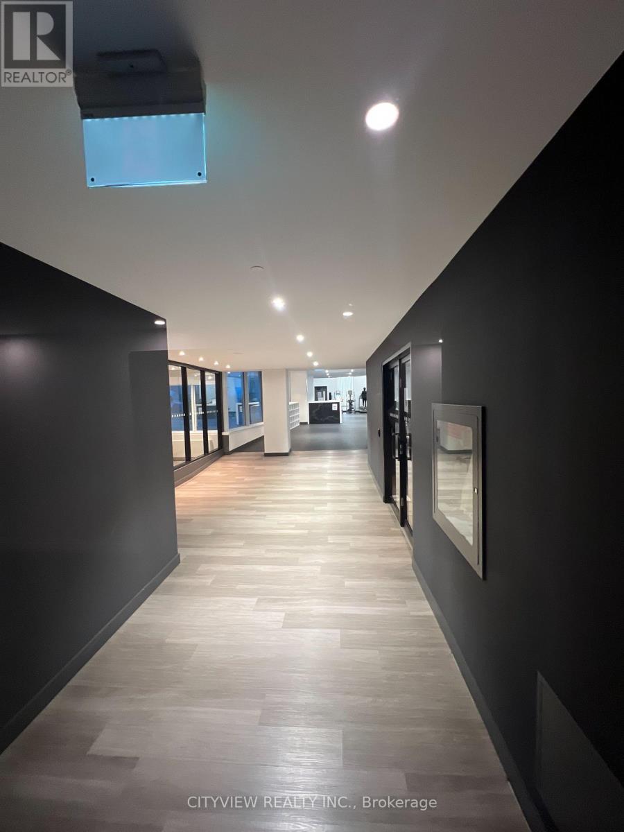 611 - 4065 Confederation Parkway, Mississauga (City Centre), Ontario  L5B 0L4 - Photo 6 - W12768320