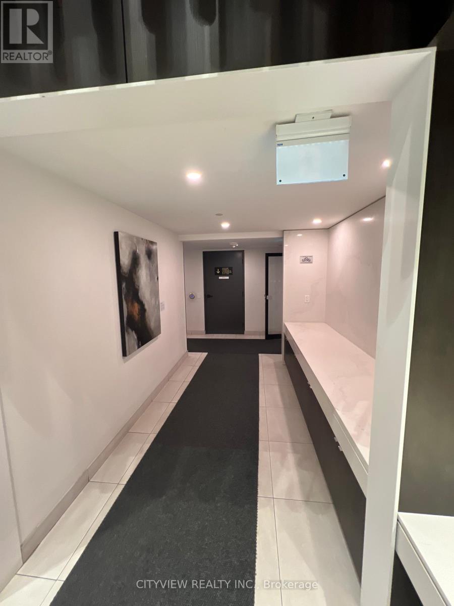 611 - 4065 Confederation Parkway, Mississauga (City Centre), Ontario  L5B 0L4 - Photo 8 - W12768320