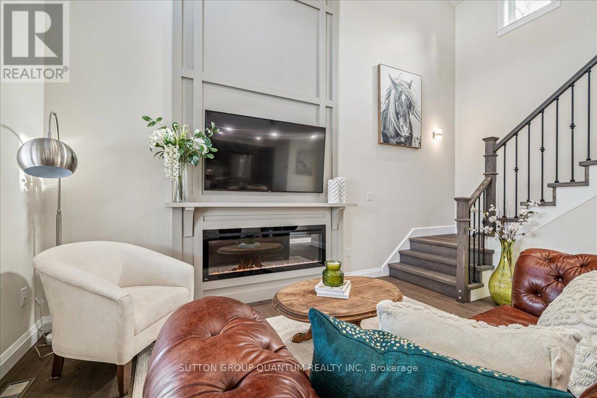 18r Pleasant Avenue, Hamilton, Ontario  L9H 3S7 - Photo 10 - X12768318