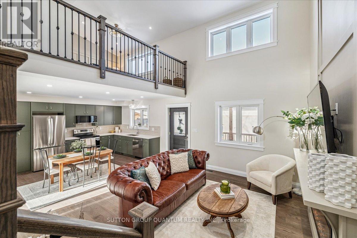 18r Pleasant Avenue, Hamilton, Ontario  L9H 3S7 - Photo 12 - X12768318