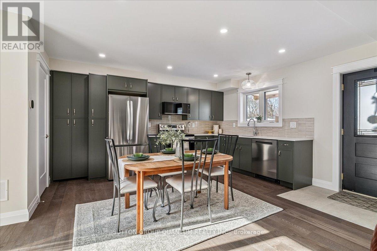 18r Pleasant Avenue, Hamilton, Ontario  L9H 3S7 - Photo 17 - X12768318