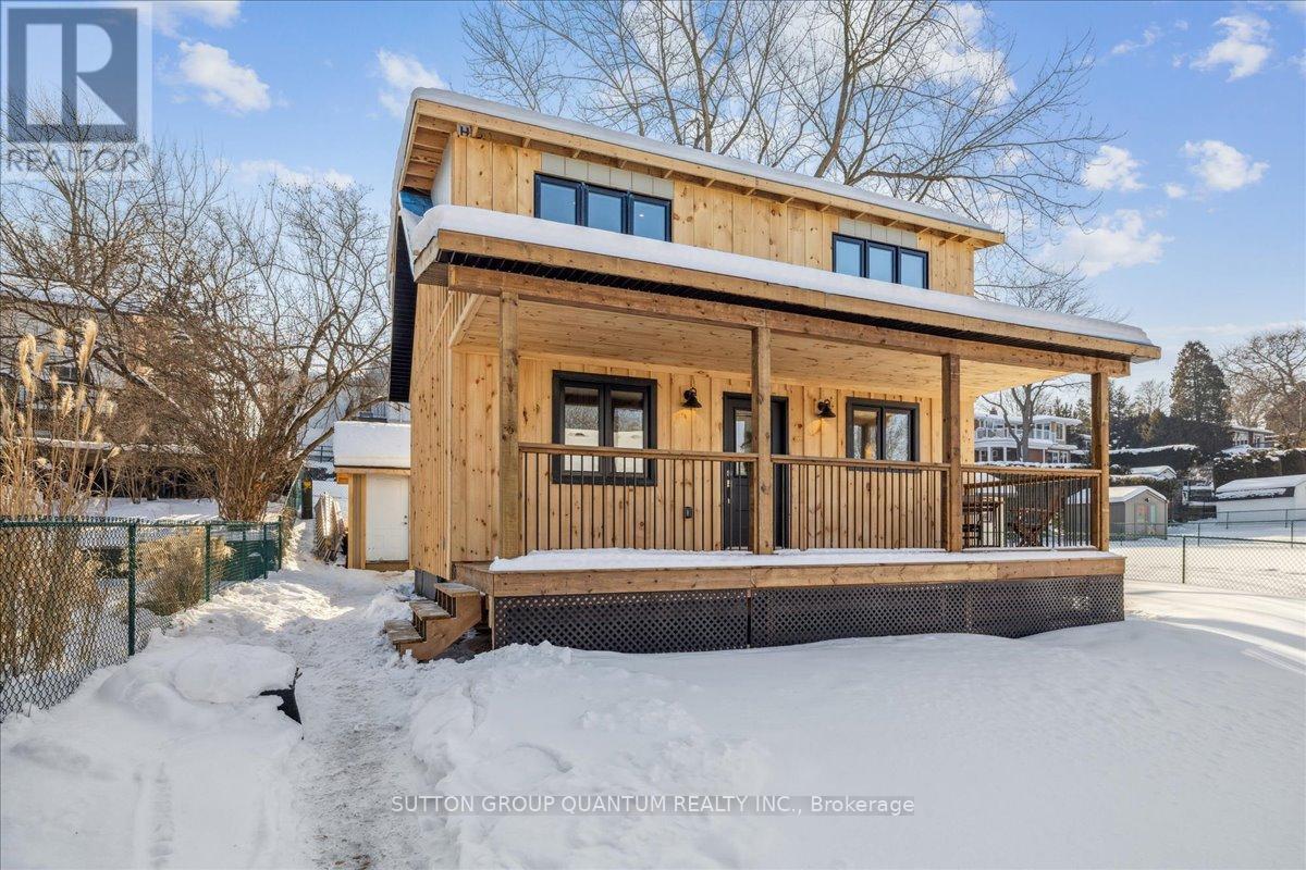 18r Pleasant Avenue, Hamilton, Ontario  L9H 3S7 - Photo 2 - X12768318