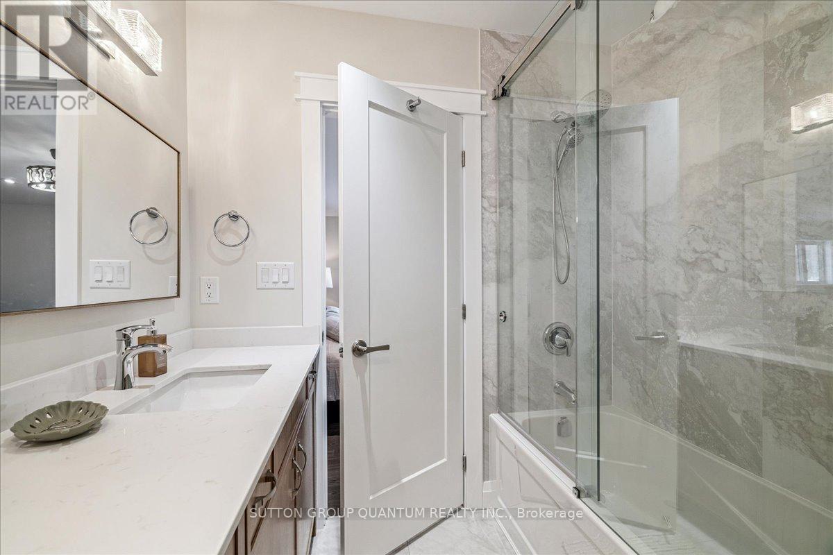 18r Pleasant Avenue, Hamilton, Ontario  L9H 3S7 - Photo 33 - X12768318