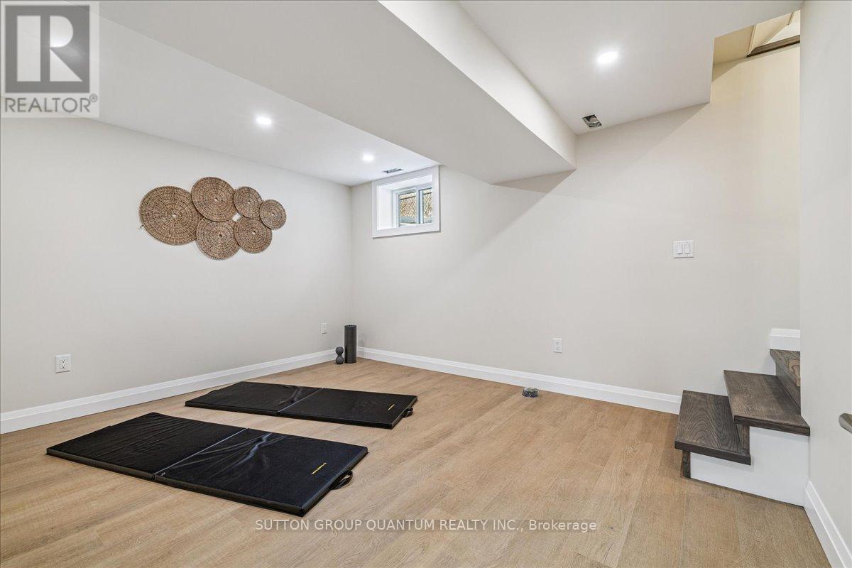 18r Pleasant Avenue, Hamilton, Ontario  L9H 3S7 - Photo 36 - X12768318