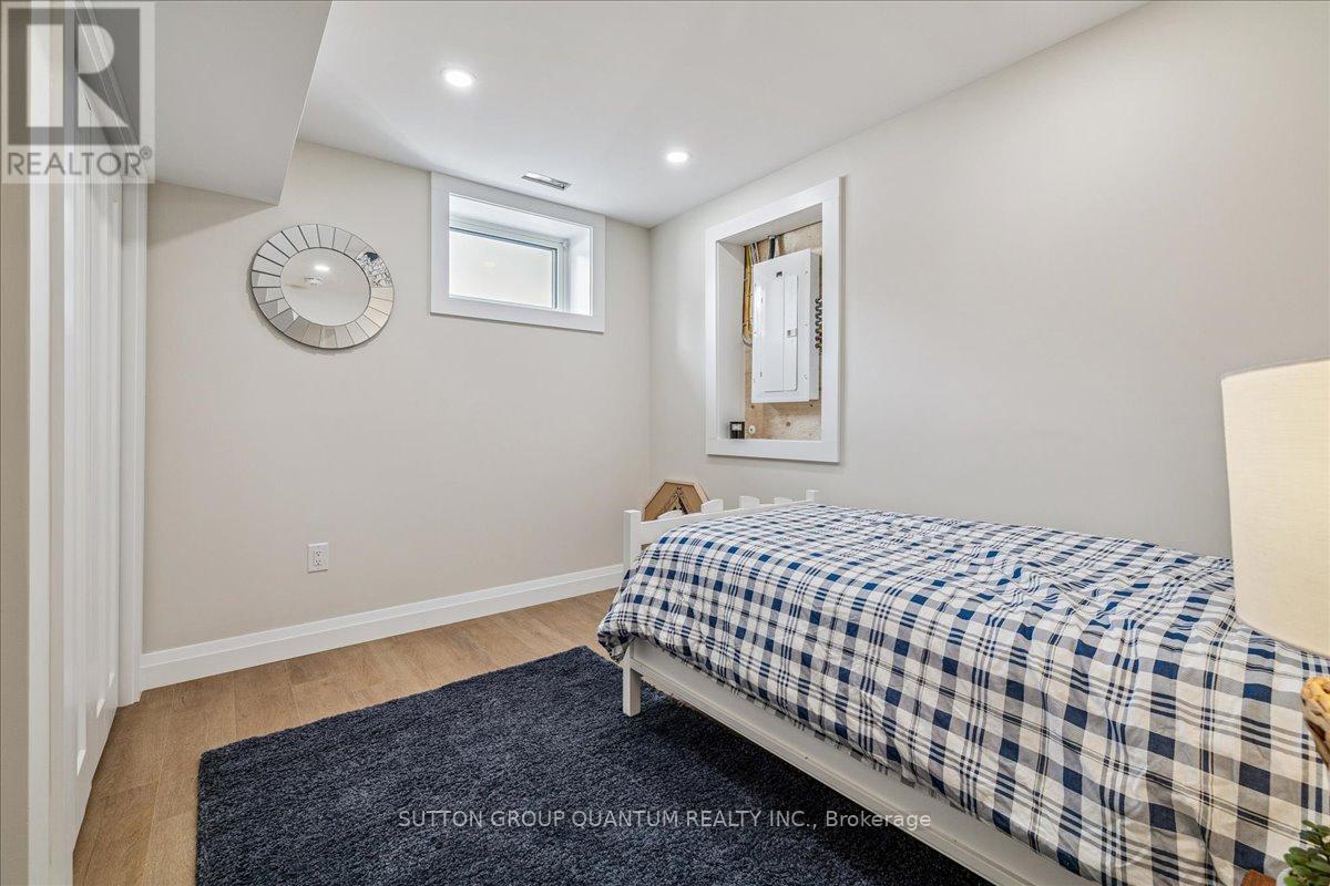 18r Pleasant Avenue, Hamilton, Ontario  L9H 3S7 - Photo 39 - X12768318