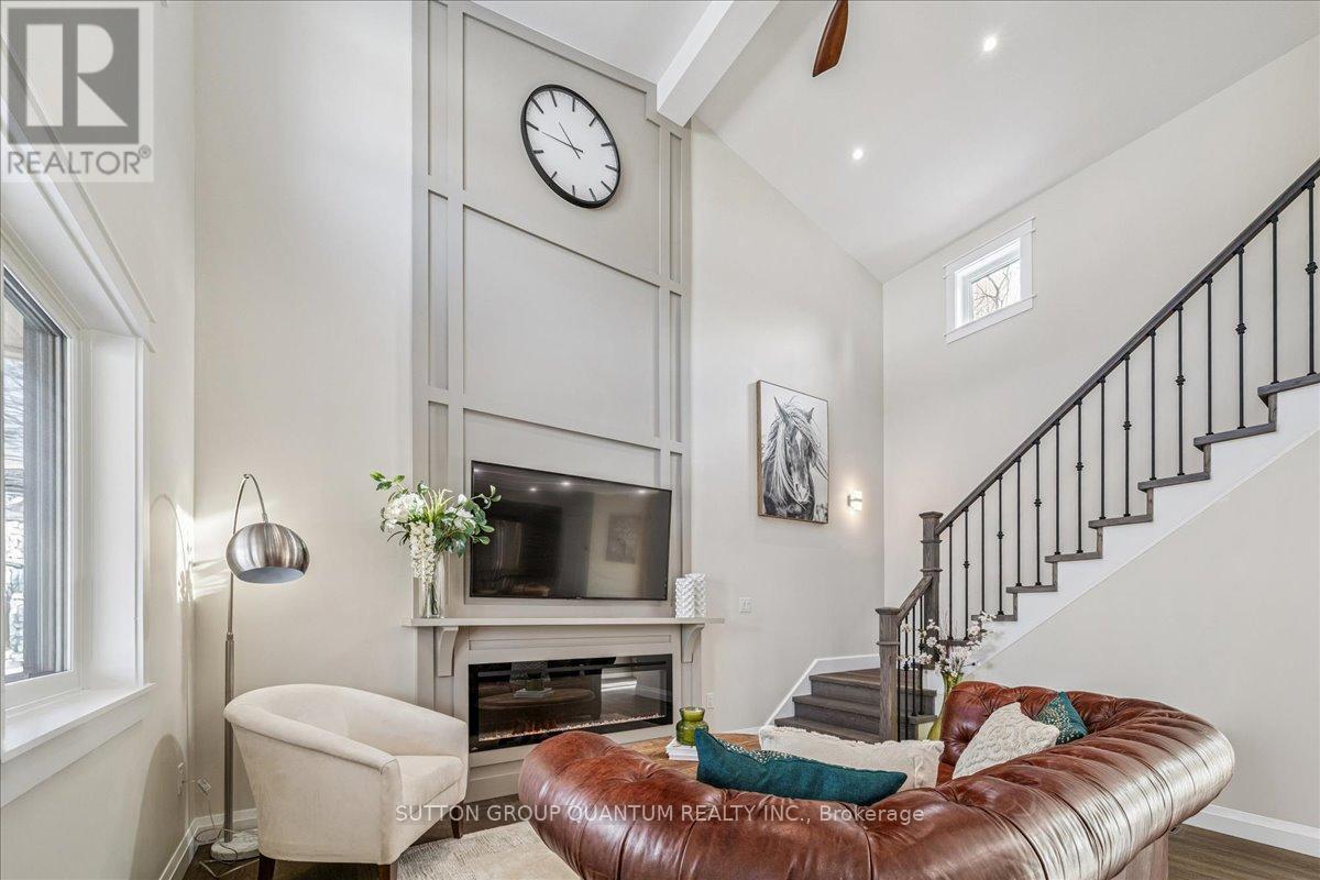 18r Pleasant Avenue, Hamilton, Ontario  L9H 3S7 - Photo 8 - X12768318