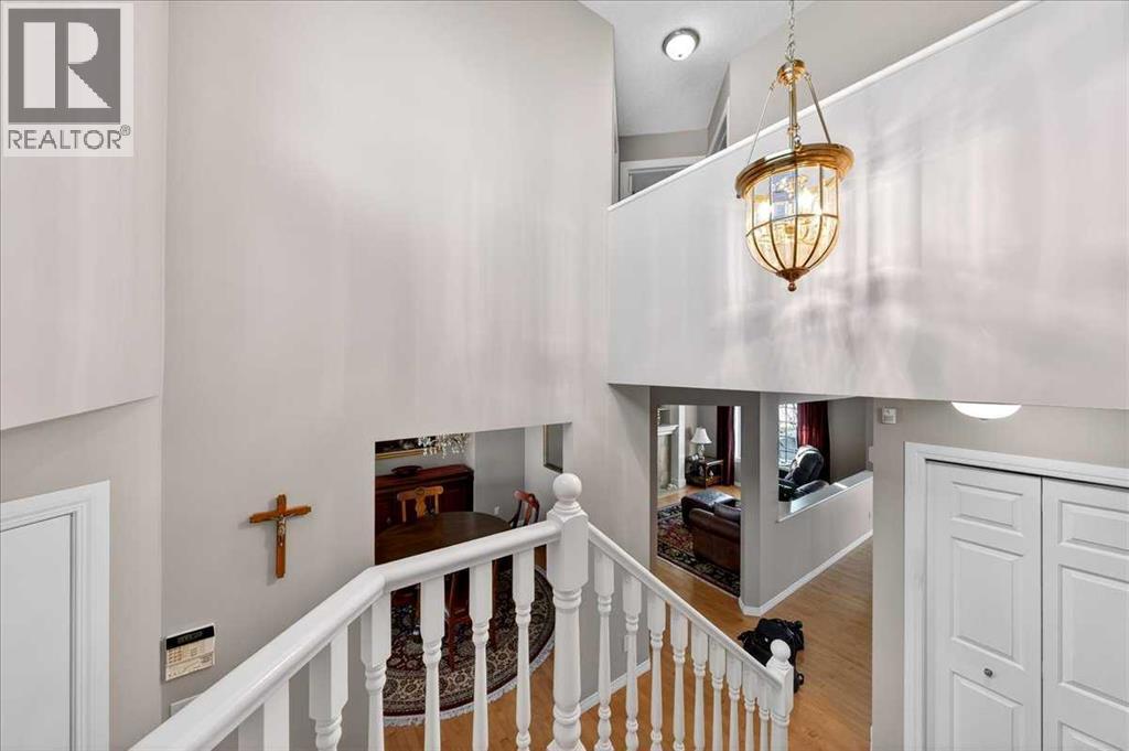 206 Cougarstone Circle Sw, Calgary, Alberta  T3H 4W5 - Photo 23 - A2281500