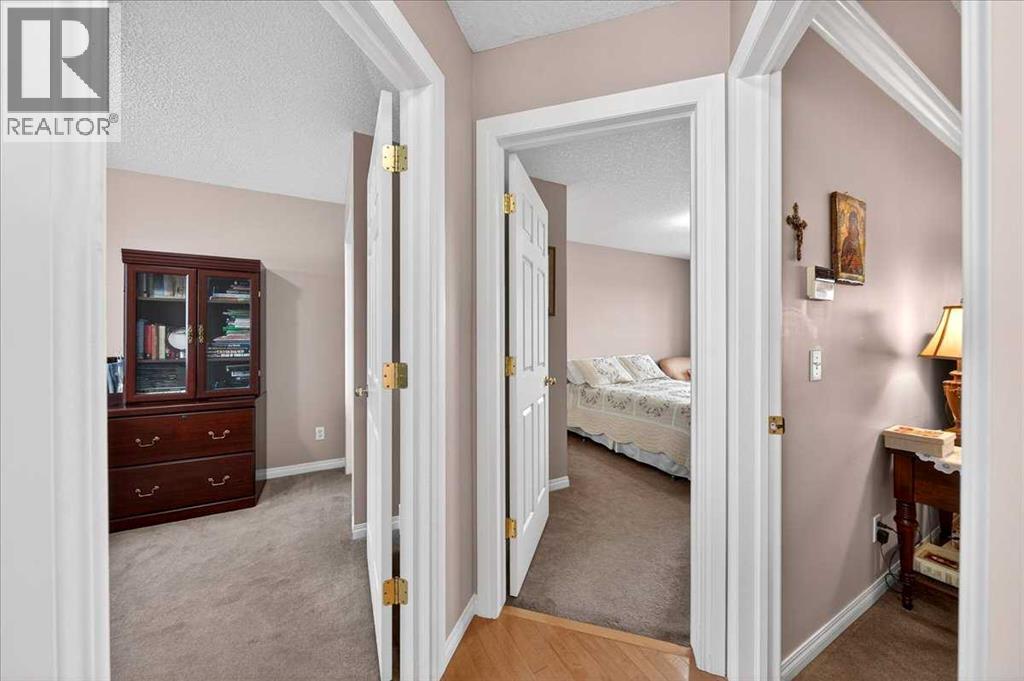 206 Cougarstone Circle Sw, Calgary, Alberta  T3H 4W5 - Photo 28 - A2281500