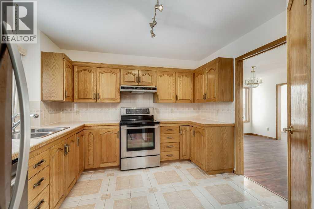 106 Sienna Hills Drive Sw, Calgary, Alberta  T3H 2C8 - Photo 10 - A2282460