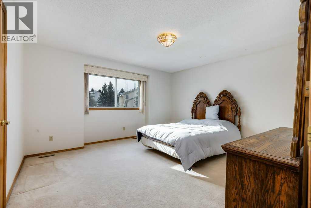106 Sienna Hills Drive Sw, Calgary, Alberta  T3H 2C8 - Photo 21 - A2282460