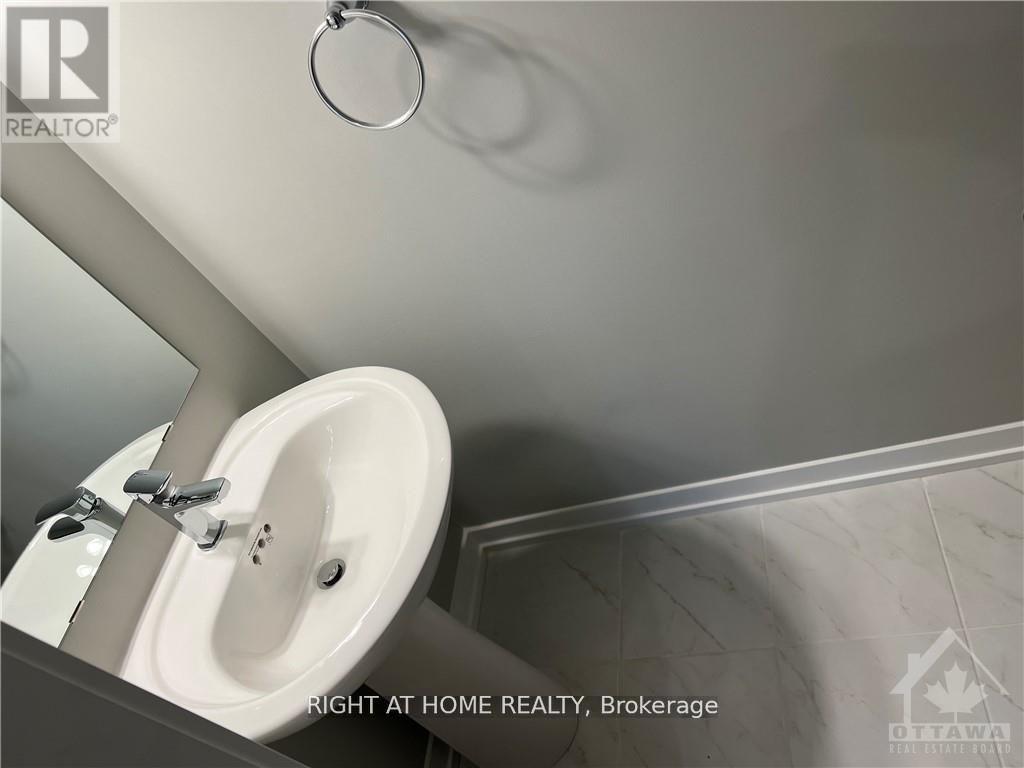 26 Limnos Lane, Ottawa, Ontario  K2S 0V5 - Photo 8 - X12768346