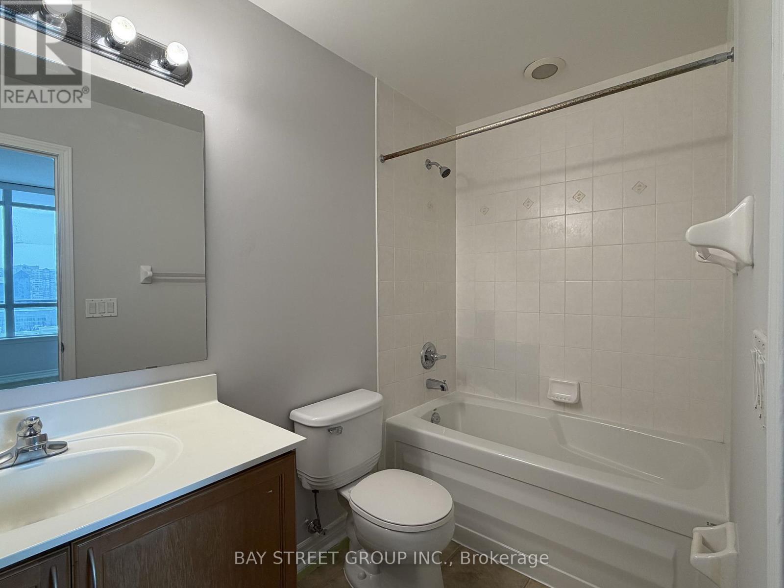 1101 - 388 Prince Of Wales Drive, Mississauga, Ontario  L5B 0A1 - Photo 14 - W12660156