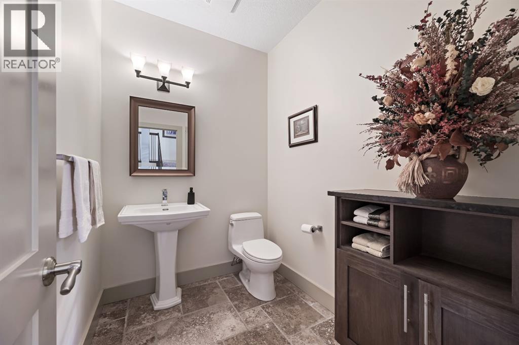 2 Wexford Crescent Sw, Calgary, Alberta  T3H 0G9 - Photo 18 - A2284395