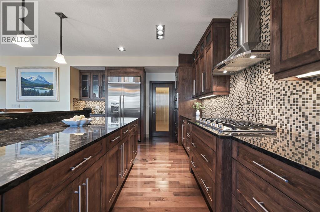 2 Wexford Crescent Sw, Calgary, Alberta  T3H 0G9 - Photo 12 - A2284395