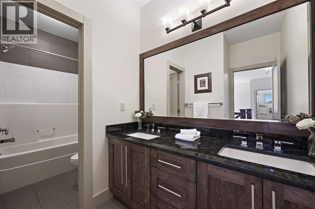 2 Wexford Crescent Sw, Calgary, Alberta  T3H 0G9 - Photo 29 - A2284395