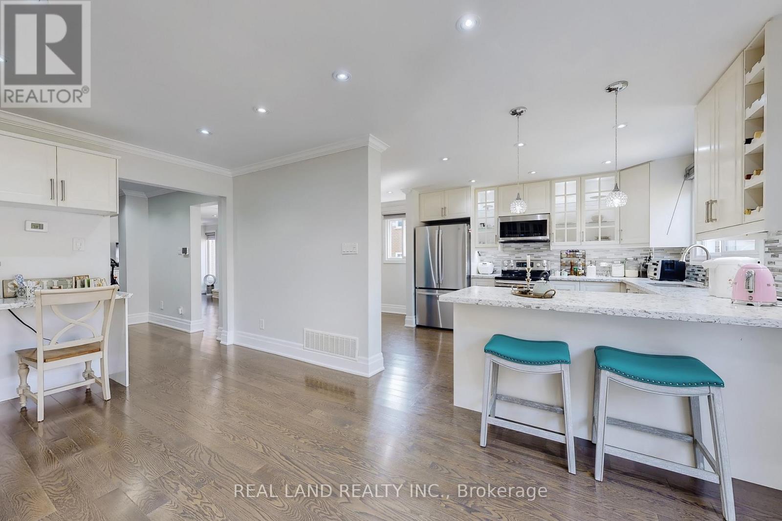 251 Glen Shields Avenue, Vaughan, Ontario  L4K 2R1 - Photo 13 - N12768342