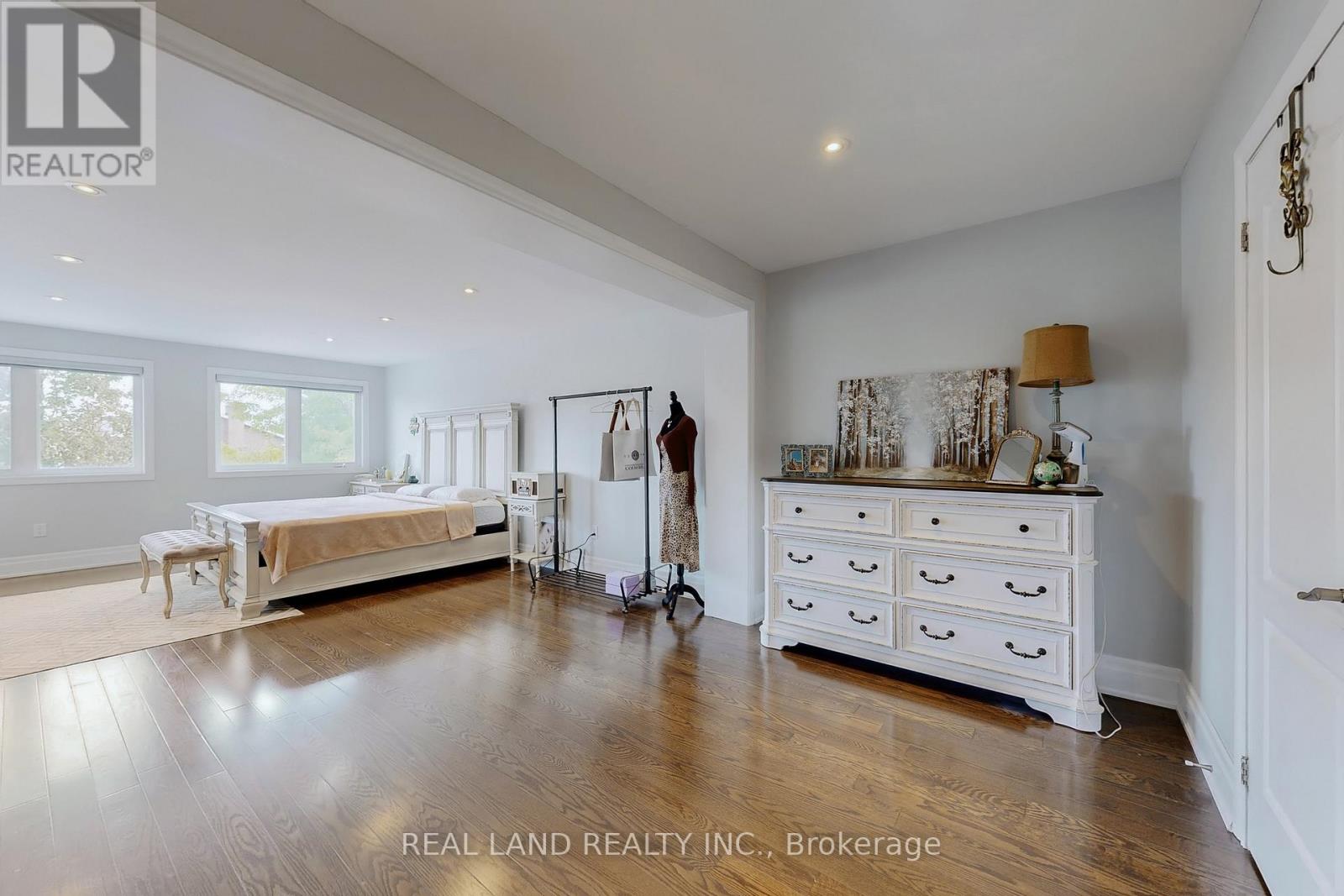 251 Glen Shields Avenue, Vaughan, Ontario  L4K 2R1 - Photo 18 - N12768342